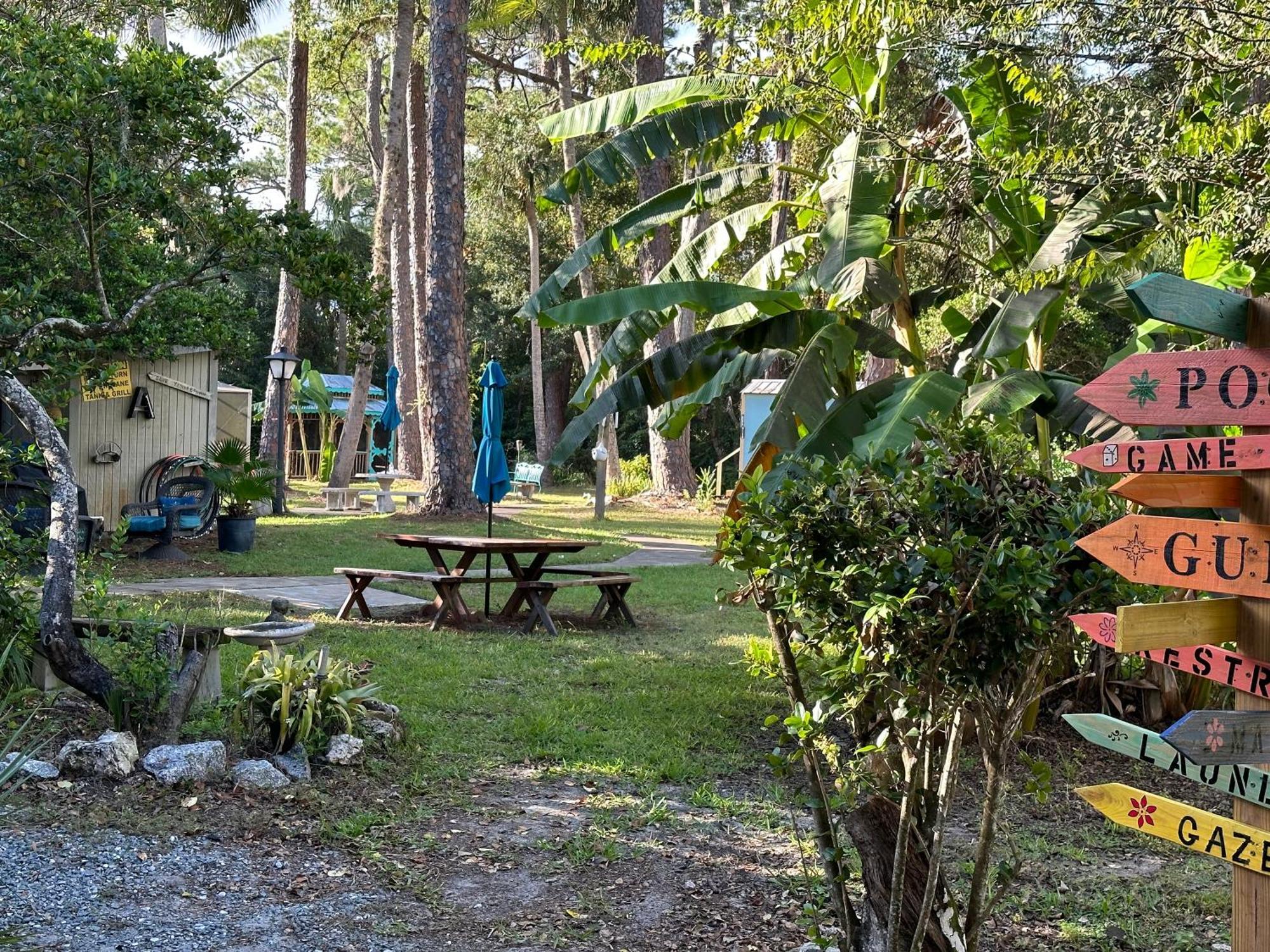 Nature Coast Inn & Cottages Inglis Exterior foto